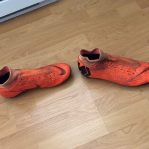 Nike cleats good condition